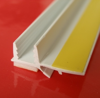 Listwa dylatacyjna MINI PCV do ościeżnic okiennych bez siatki  6mm / 3mm L=2,5m kolor: biały - pakiet 60 sztuk